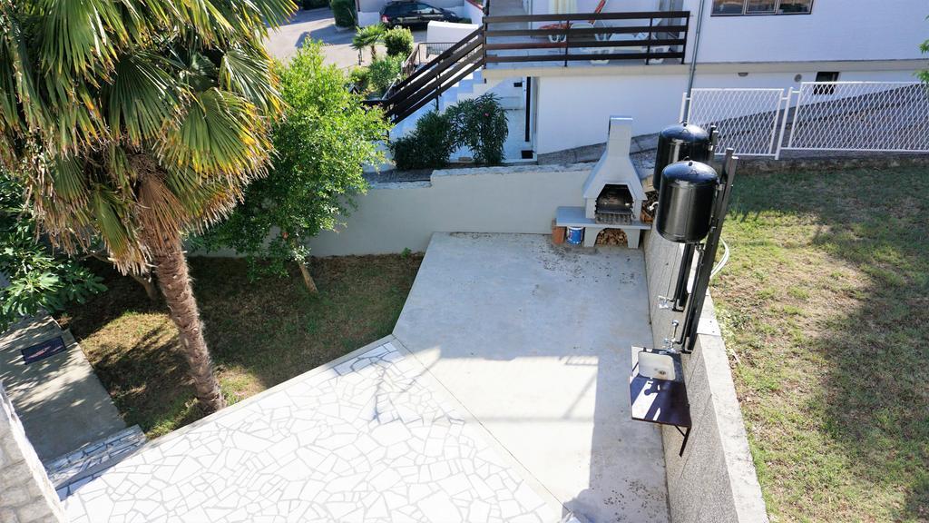 Apartmani Gaj Malinska Exterior photo