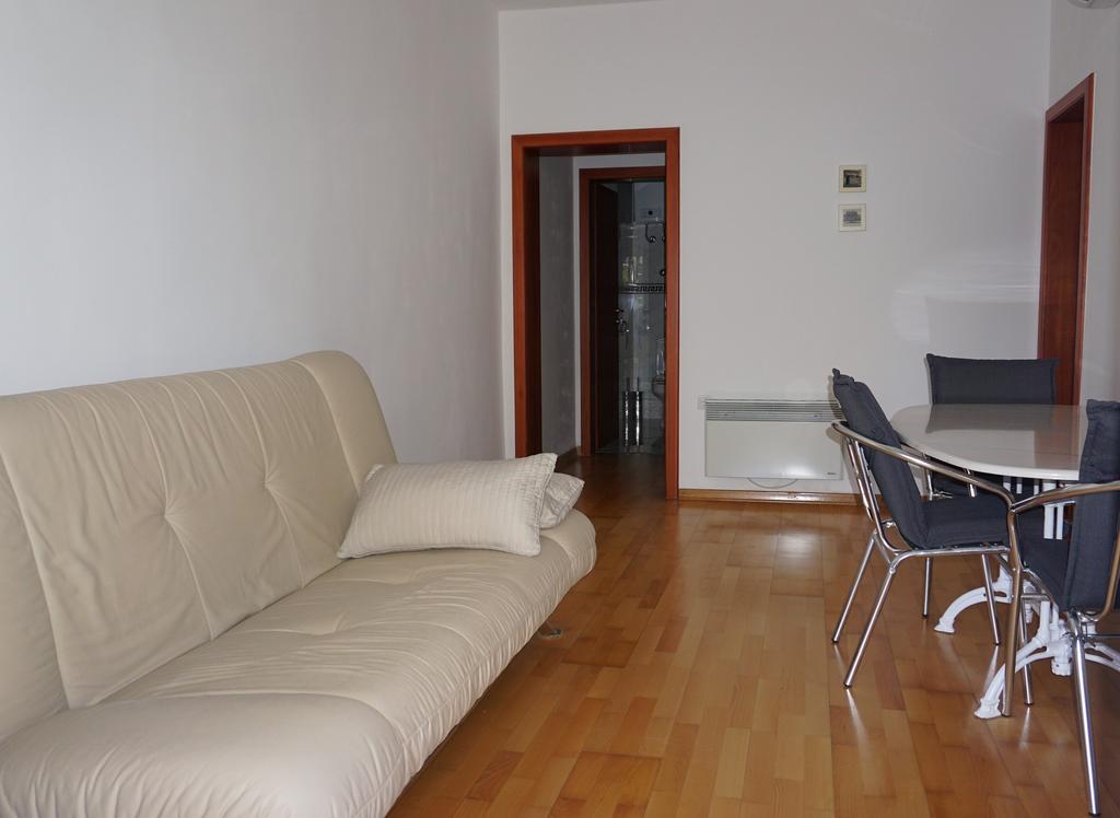 Apartmani Gaj Malinska Exterior photo